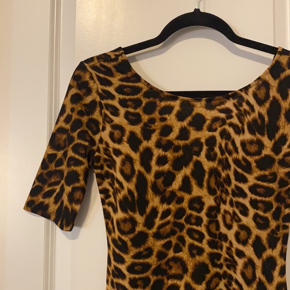 Forever 21 leopard print sleeve dress - Picture 2 of 3
